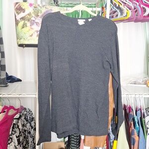 HALOGEN GRAY V-NECK SWEATER SIZE LARGE